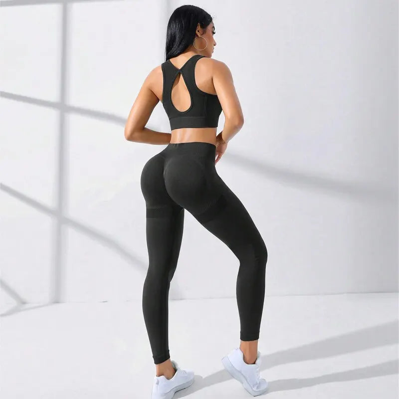 Yoga Básico 2pcs Seamless High Stretch Yoga Set Treino Ginásio Set Cruzam Voltar Cami Hip-abraçando Tummy Control Leggings